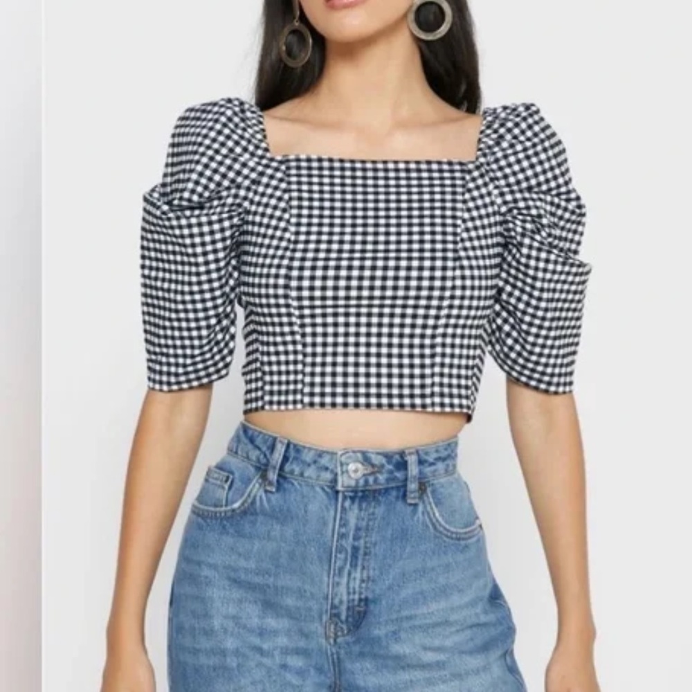 top shop black & white gingham puff sleeve crop top